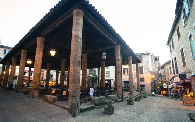 Halles de Cordes sur Ciel